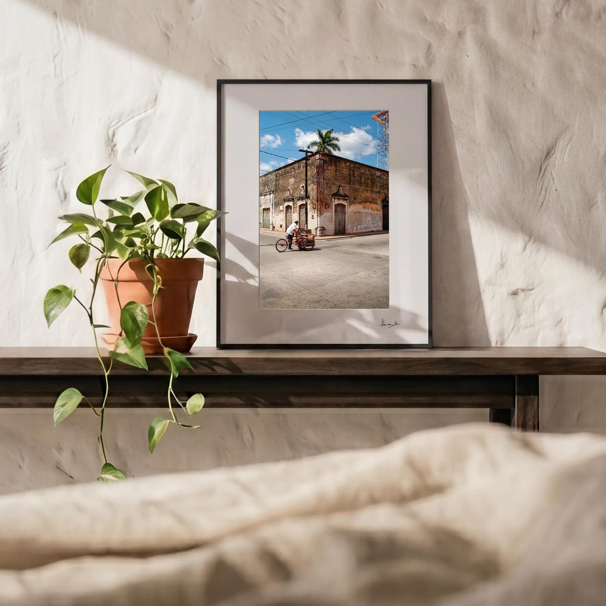 calle — Medium room