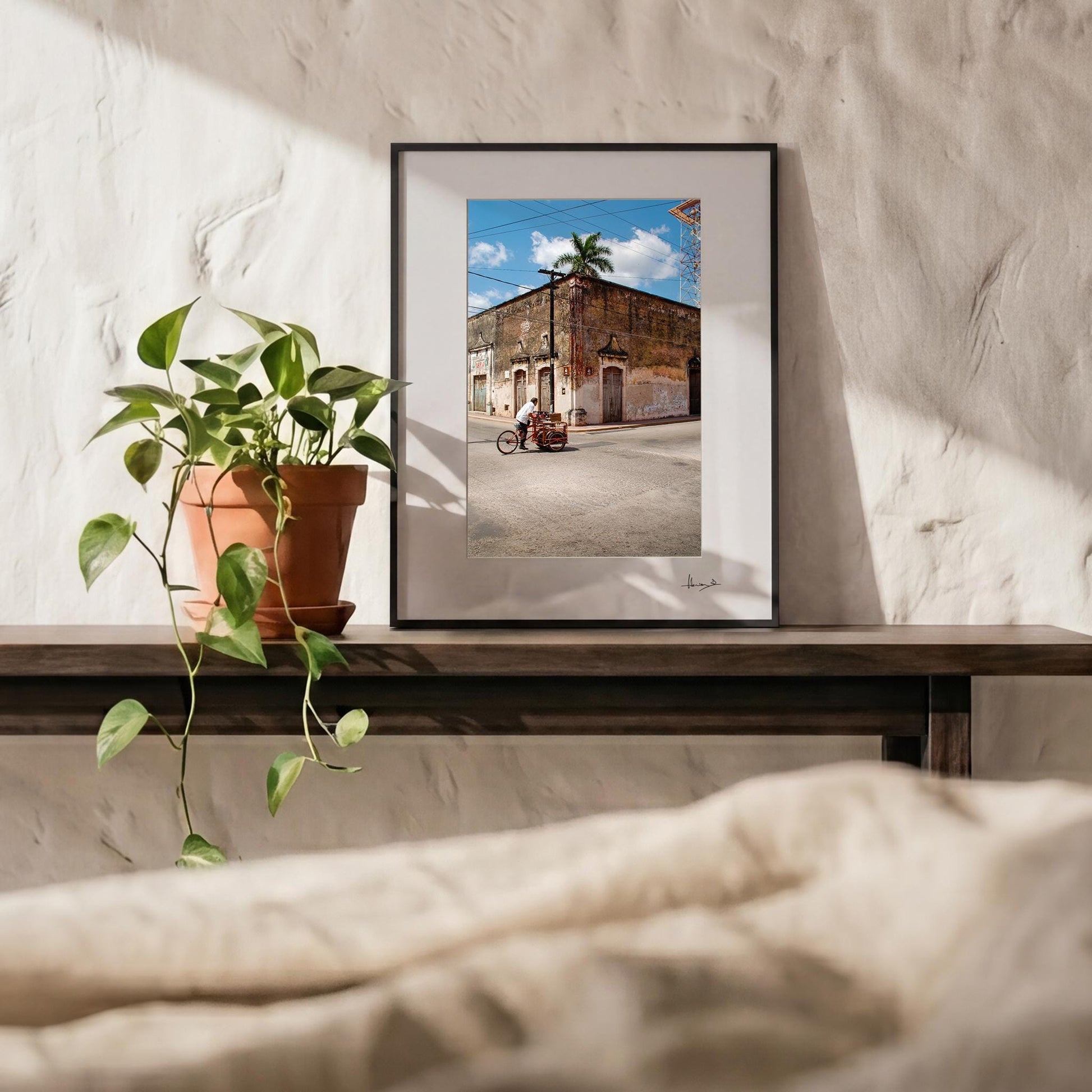 calle — Medium room