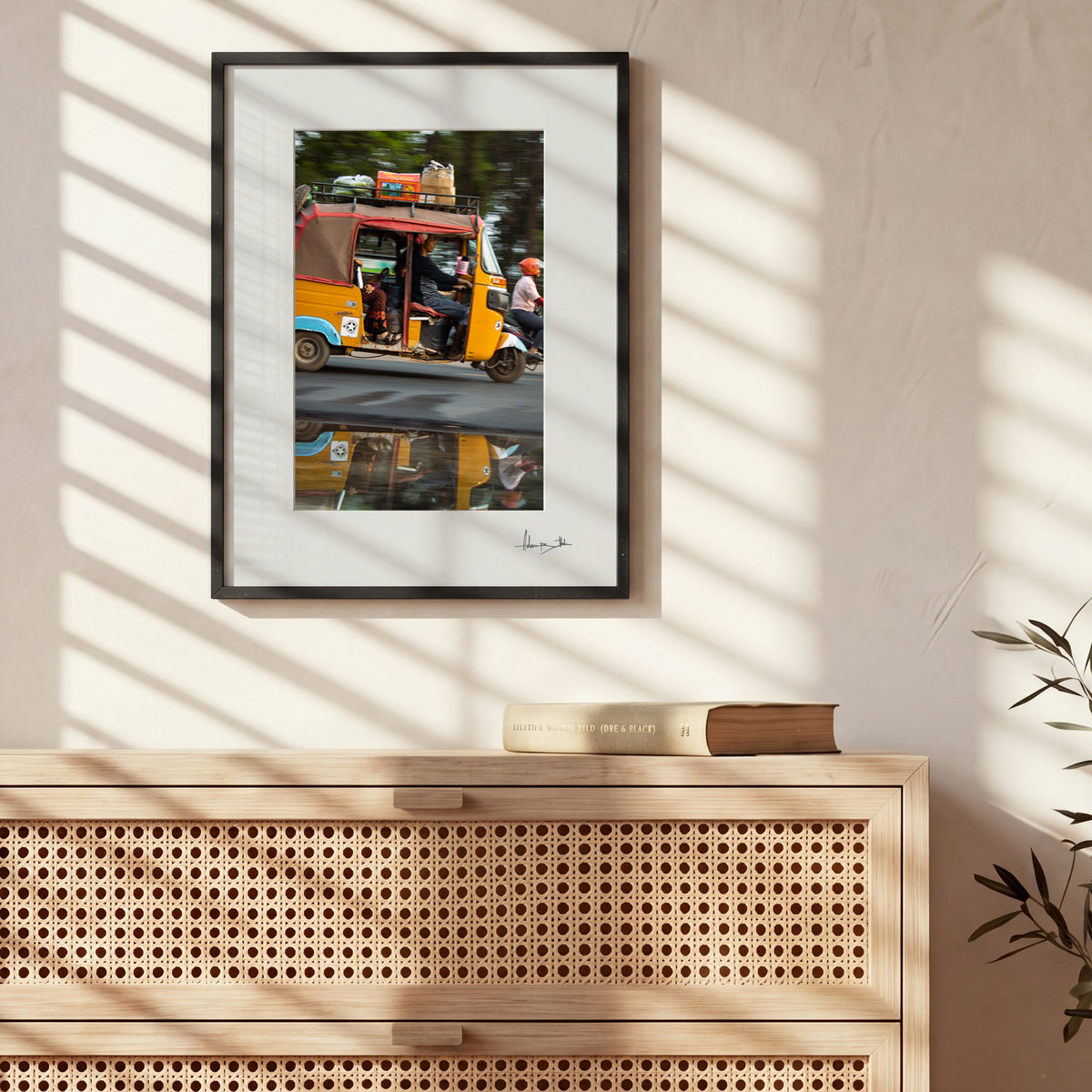 tuktuk — Large room