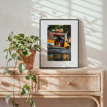 tuktuk — Medium room